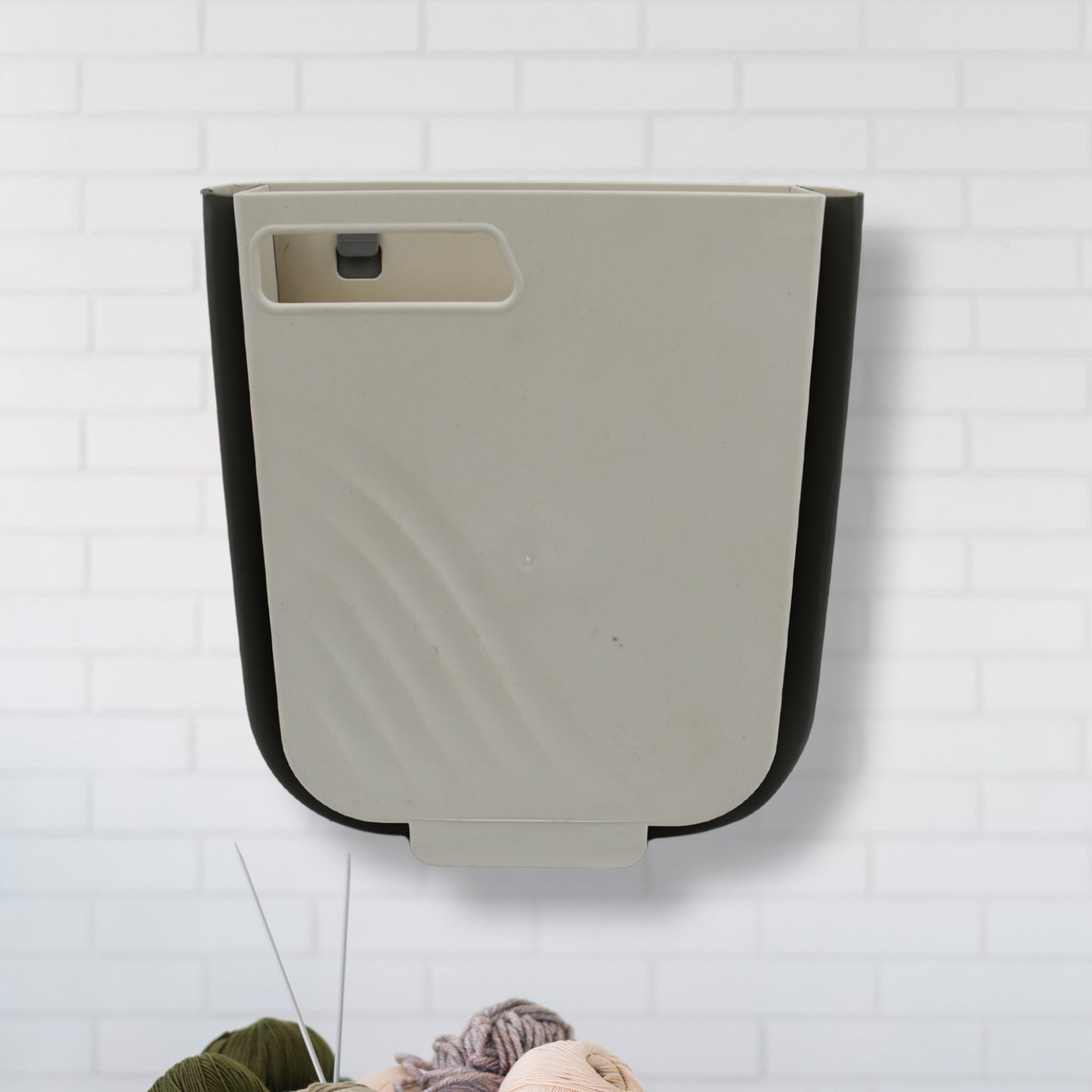 Hanging Trash Can for Kitchen Cabinet Door, Small Collapsible Foldable Waste Bins.